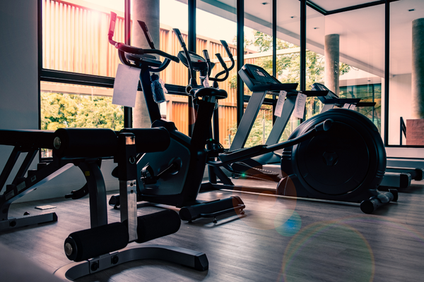 Fitness App dengan Desain Interaktif untuk Mendukung Semangat Latihan 2 Fitness App dengan Desain Interaktif untuk Mendukung Semangat Latihan