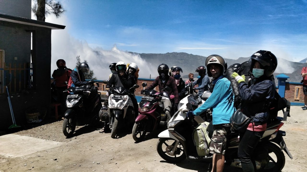 ke bromo naik motor