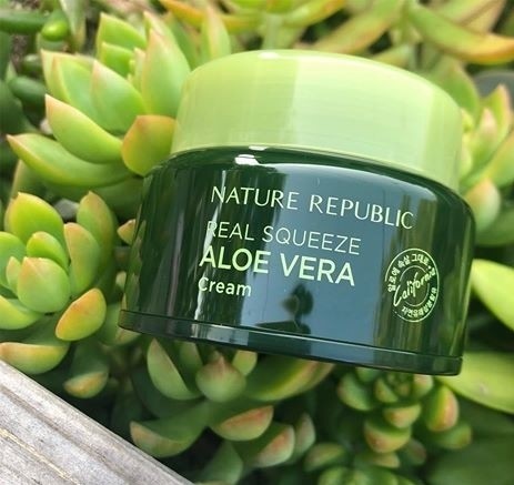 7.Real Squeeze Aloe Vera Cream dari Nature Republic-cara mengatasi kulit kering