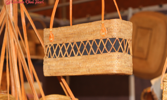 Banyak Untungnya! Ini Alasan Mengapa Wajib Belanja Produk Lokal: Bangga Buatan Indonesia 10 Belanja Produk Lokal