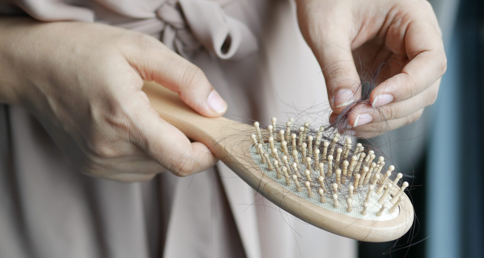 Mengenali Jenis Kerontokan Rambut, Dari yang Ringan hingga Paling Parah